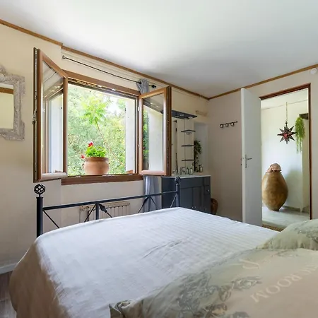 Holiday home Majestic In With Hot Tub, Cleaning Included *